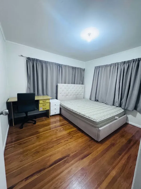 Furnished double room in Avondale – bills & parking included